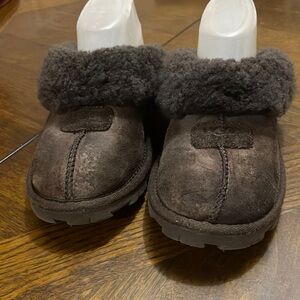 UGG SLIPPERS